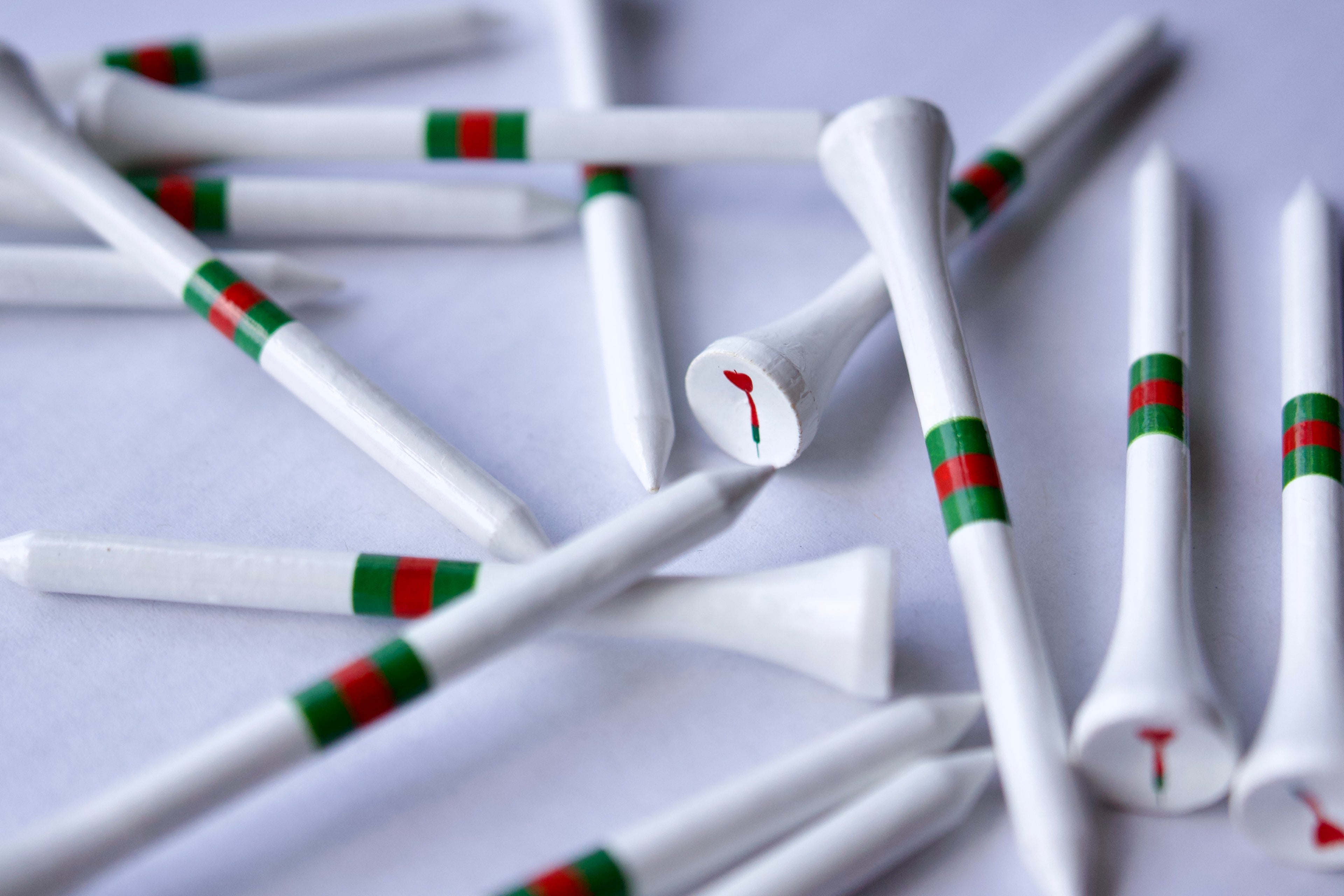 "Darts" Golf Tees